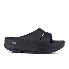 OOFOS Women's Oomega Ooahh Sandal, Black