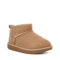 UGG Unisex-Child Classic Ultra Mini Platform Boot, Sand Little Kid